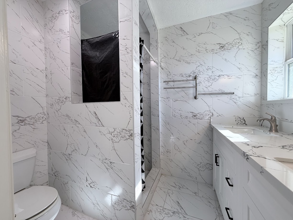 11927 Barrett Brae Drive Houston, TX 77072 - Photo 10 of 16 primary bathroom