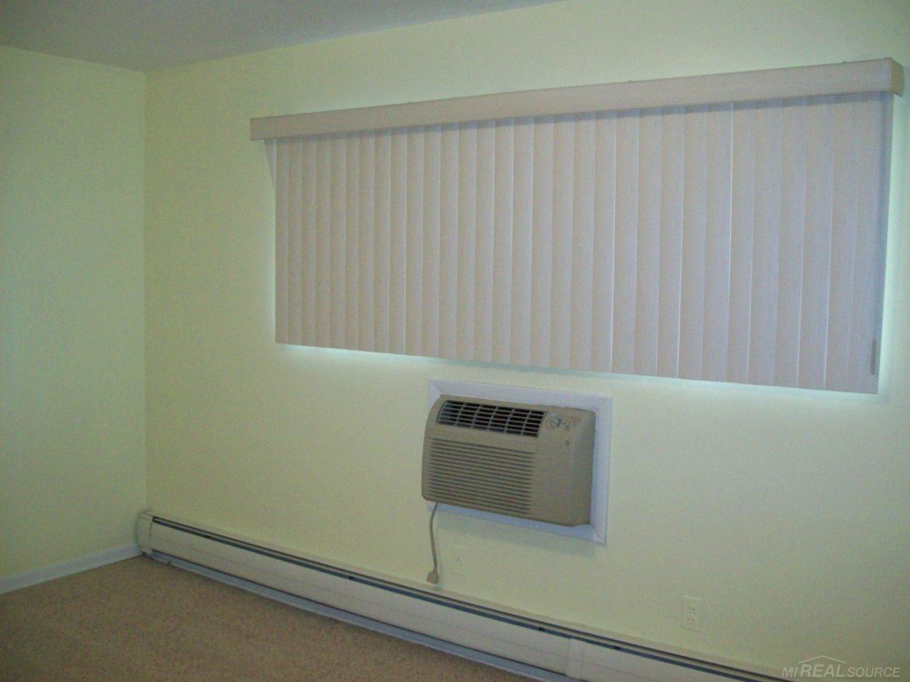 21530 Kelly Road, Unit 104 Eastpointe, MI 48021 - Photo 13 of 14