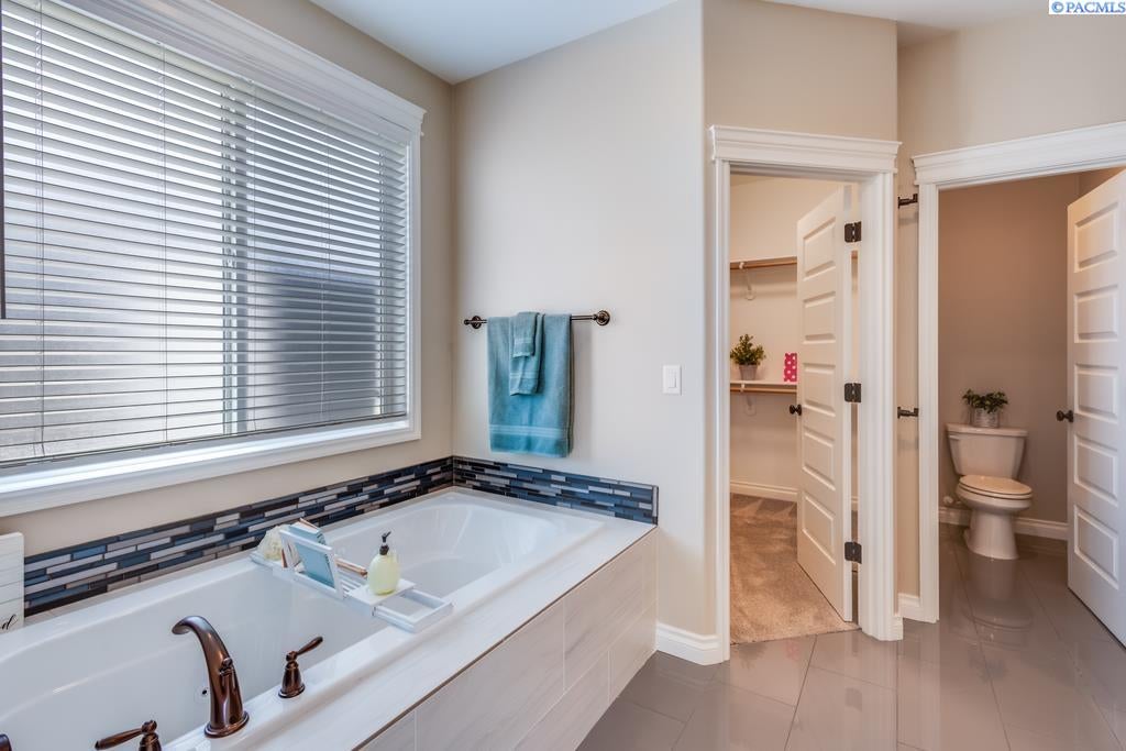 86705 Sagebrush Road Kennewick, WA 99338 - Photo 13 of 41 Gallery Image 13