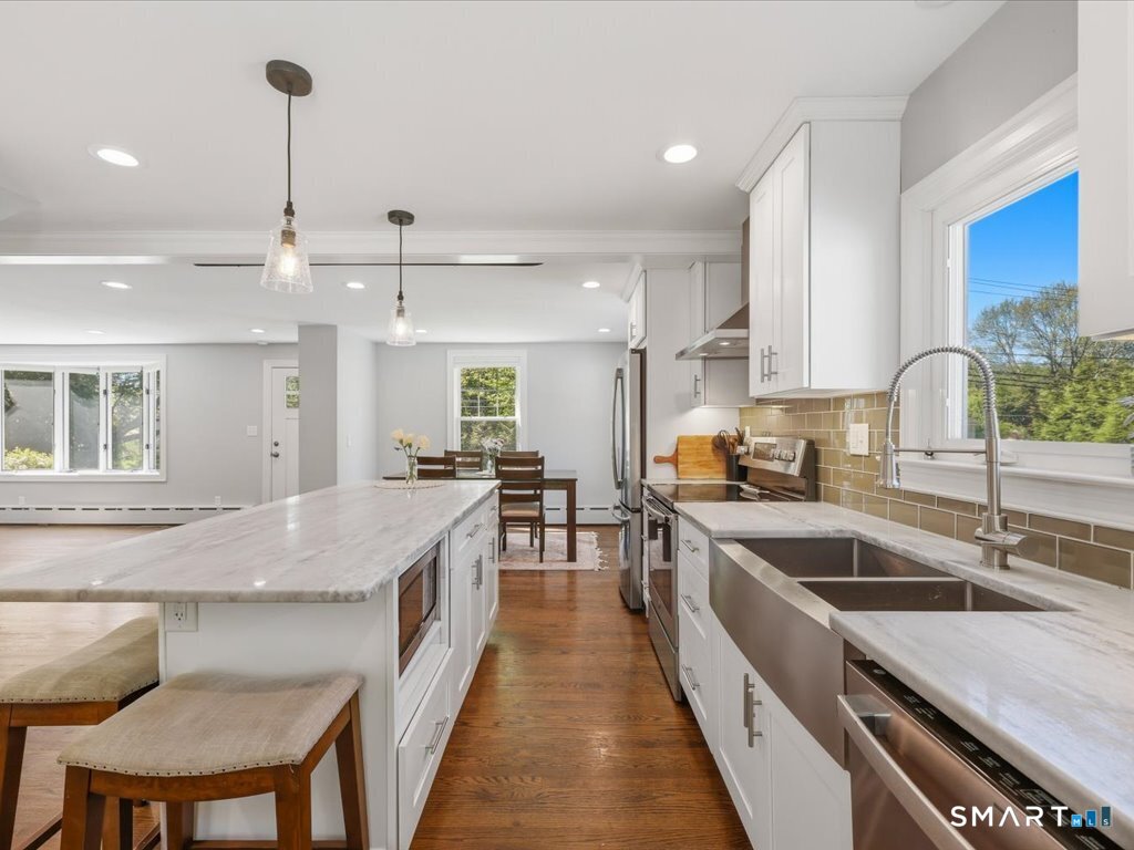 131 Oronoque Road Milford, CT 06461 - Photo 16 of 40