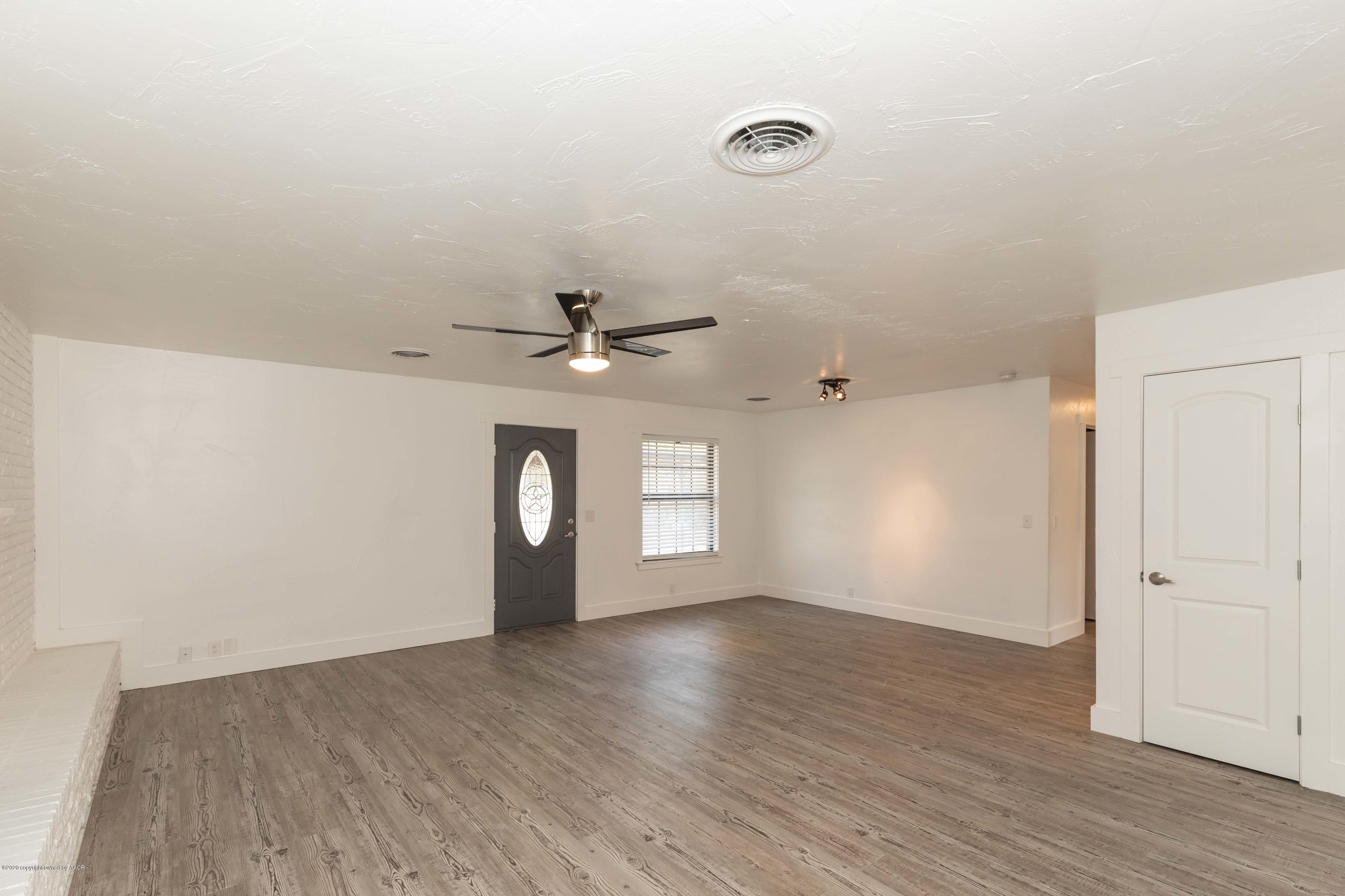 6216 Hanson Road Amarillo, TX 79106 - Photo 17 of 48 DEN VIEW 1