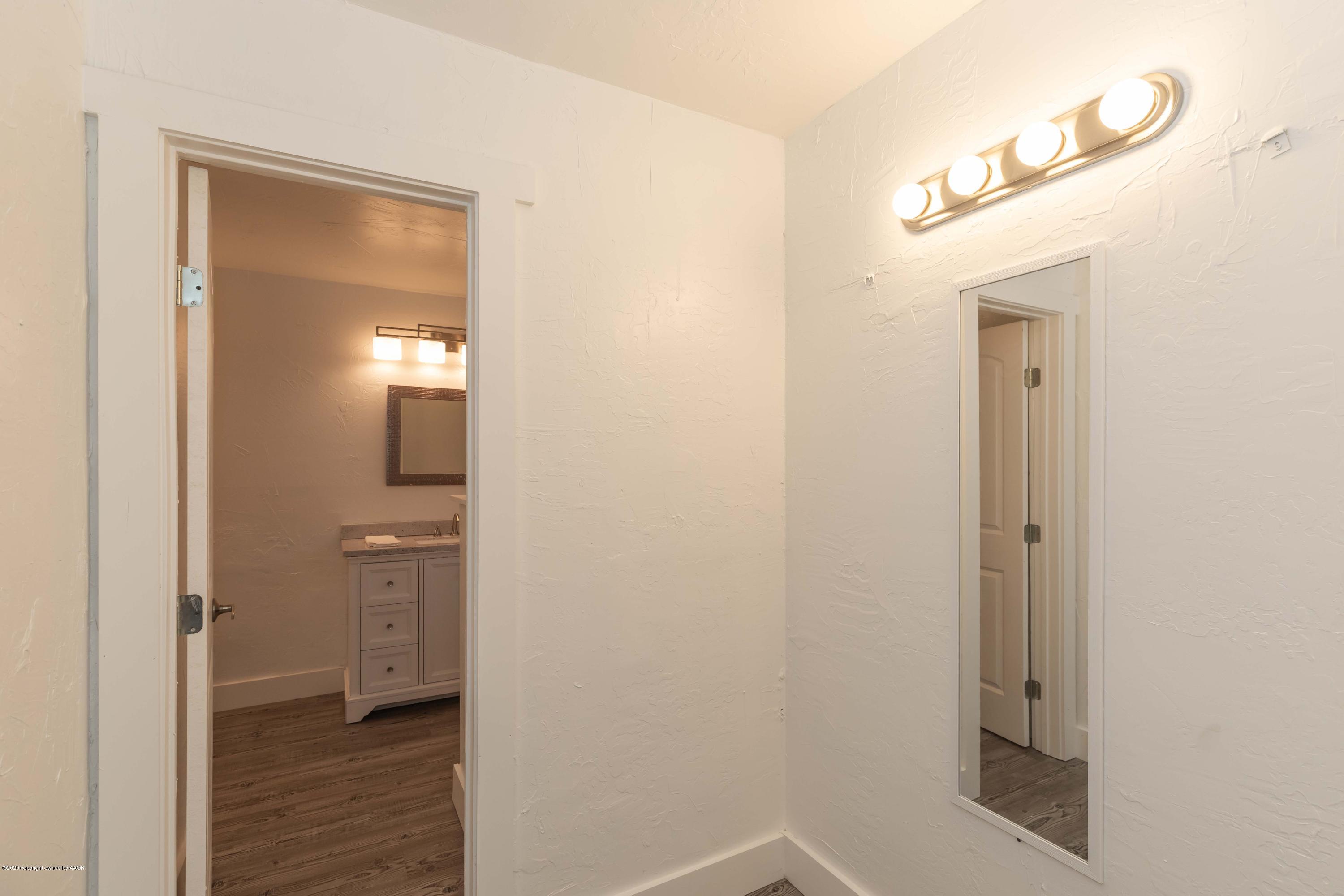 6216 Hanson Road Amarillo, TX 79106 - Photo 27 of 48 MASTER CLOSET VIEW 2