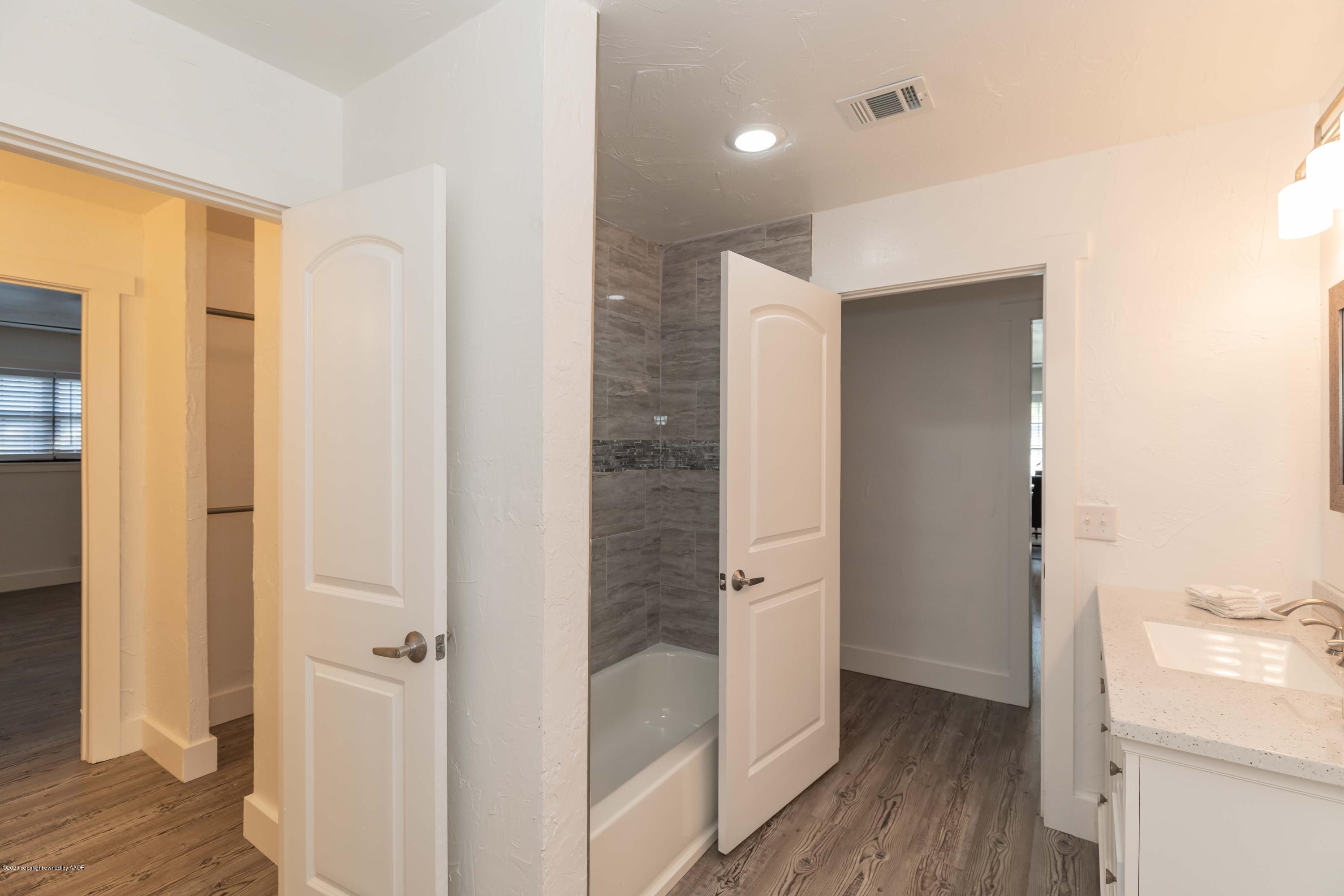 6216 Hanson Road Amarillo, TX 79106 - Photo 28 of 48 MASTER BATH VIEW 3