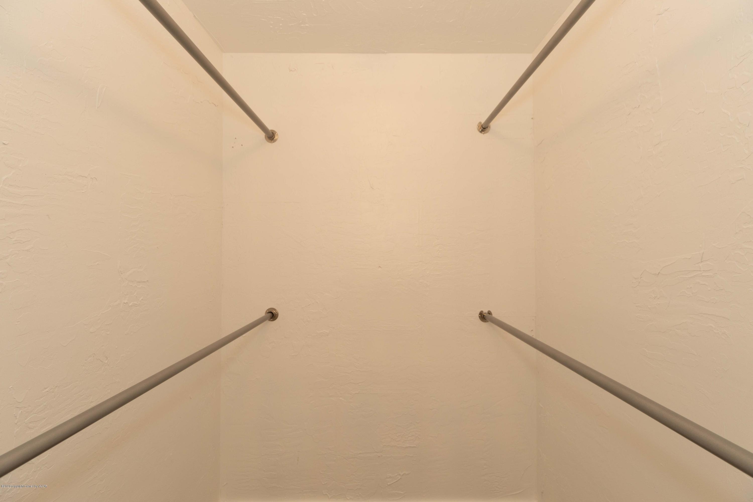 6216 Hanson Road Amarillo, TX 79106 - Photo 29 of 48 MASTER CLOSET