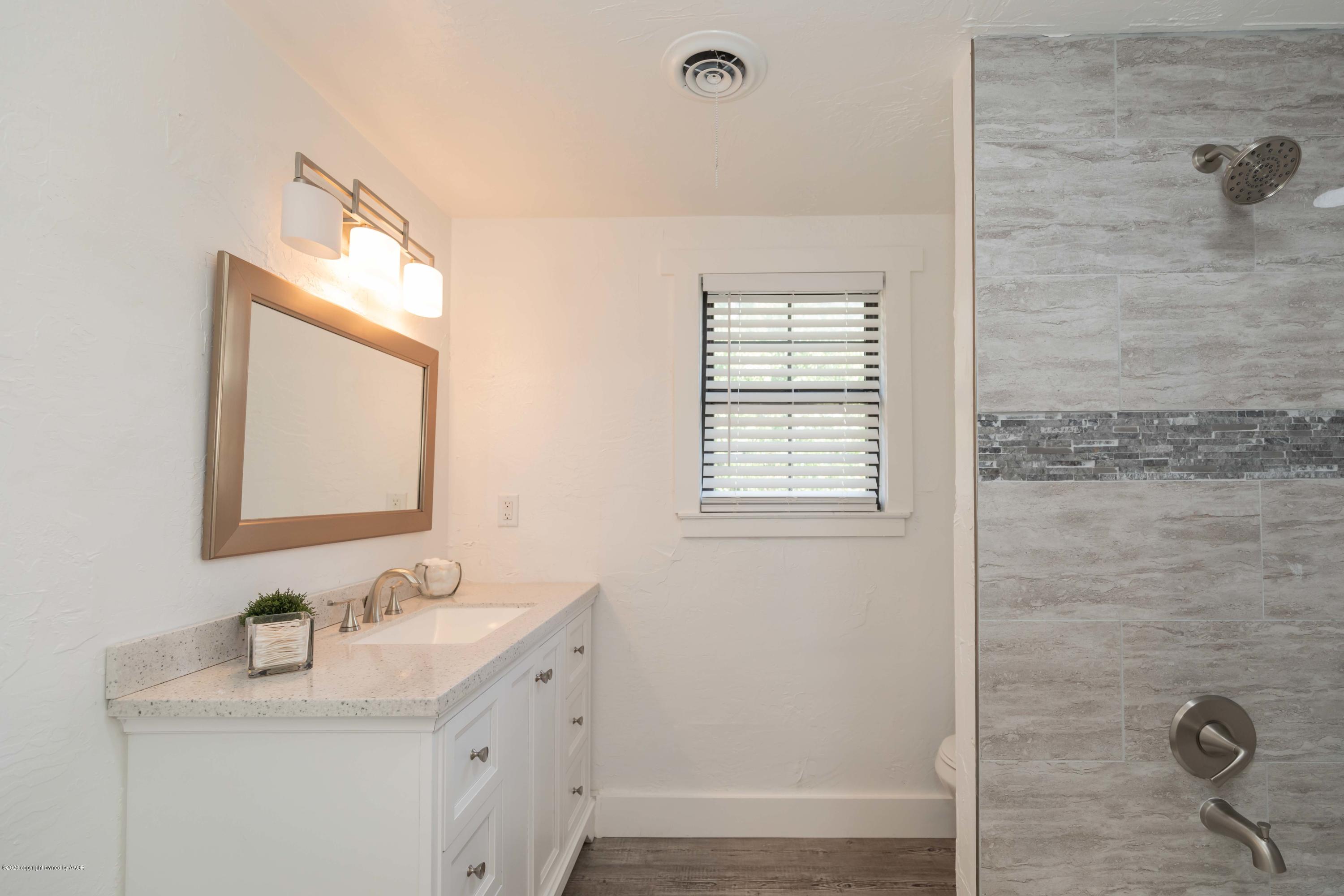 6216 Hanson Road Amarillo, TX 79106 - Photo 32 of 48 BATHROOM 3 VIEW 1