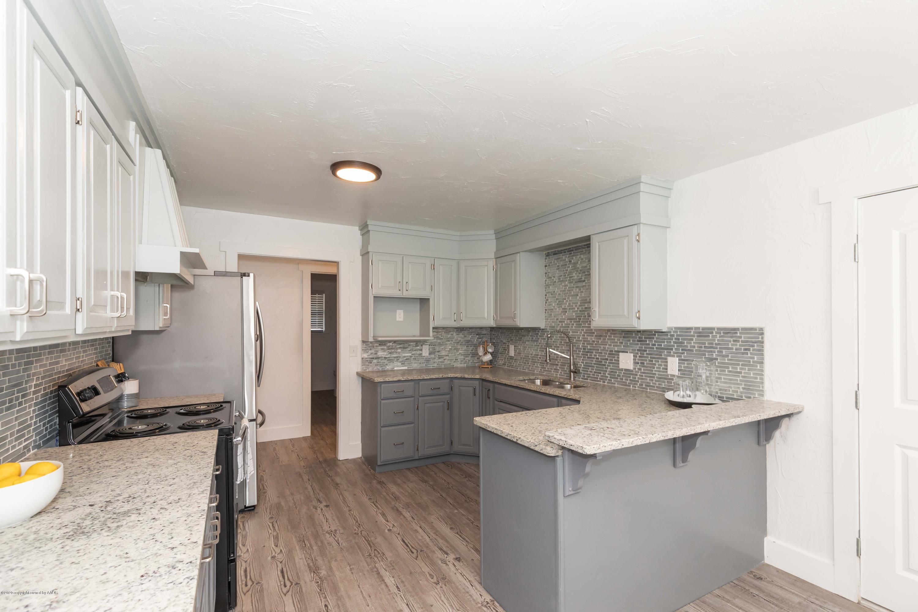 6216 Hanson Road Amarillo, TX 79106 - Photo 8 of 48 KITCHEN VIEW 1