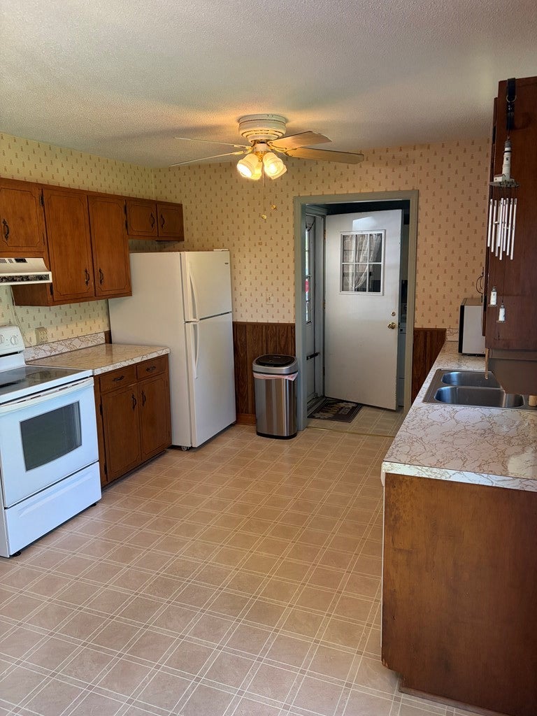 408 Timberline Road Galax, VA 24333 - Photo 11 of 49 Gallery Image 11