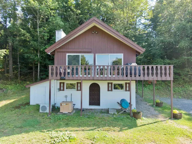 $899,000 | 500 Ayers Farm Road, Stowe, VT 05672