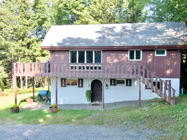 $899,000 | 500 Ayers Farm Road, Stowe, VT 05672