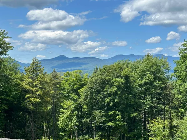 $899,000 | 500 Ayers Farm Road, Stowe, VT 05672