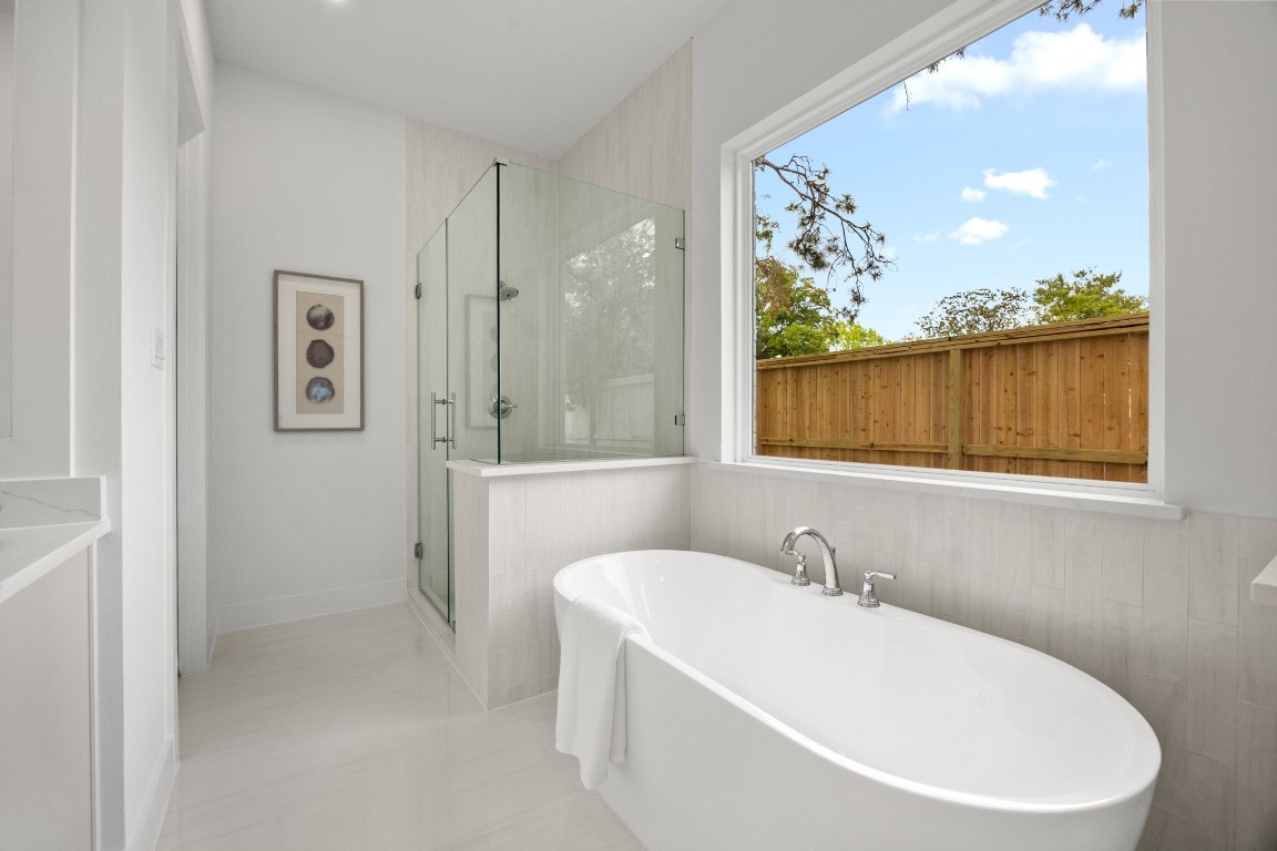 9603 Carousel Lane Houston, TX 77080 - Photo 13 of 32 This Home is Move-In Ready!