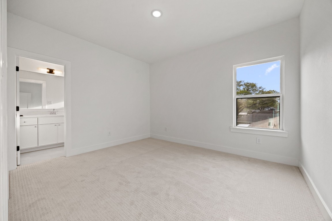 9603 Carousel Lane Houston, TX 77080 - Photo 14 of 32 This Home is Move-In Ready!