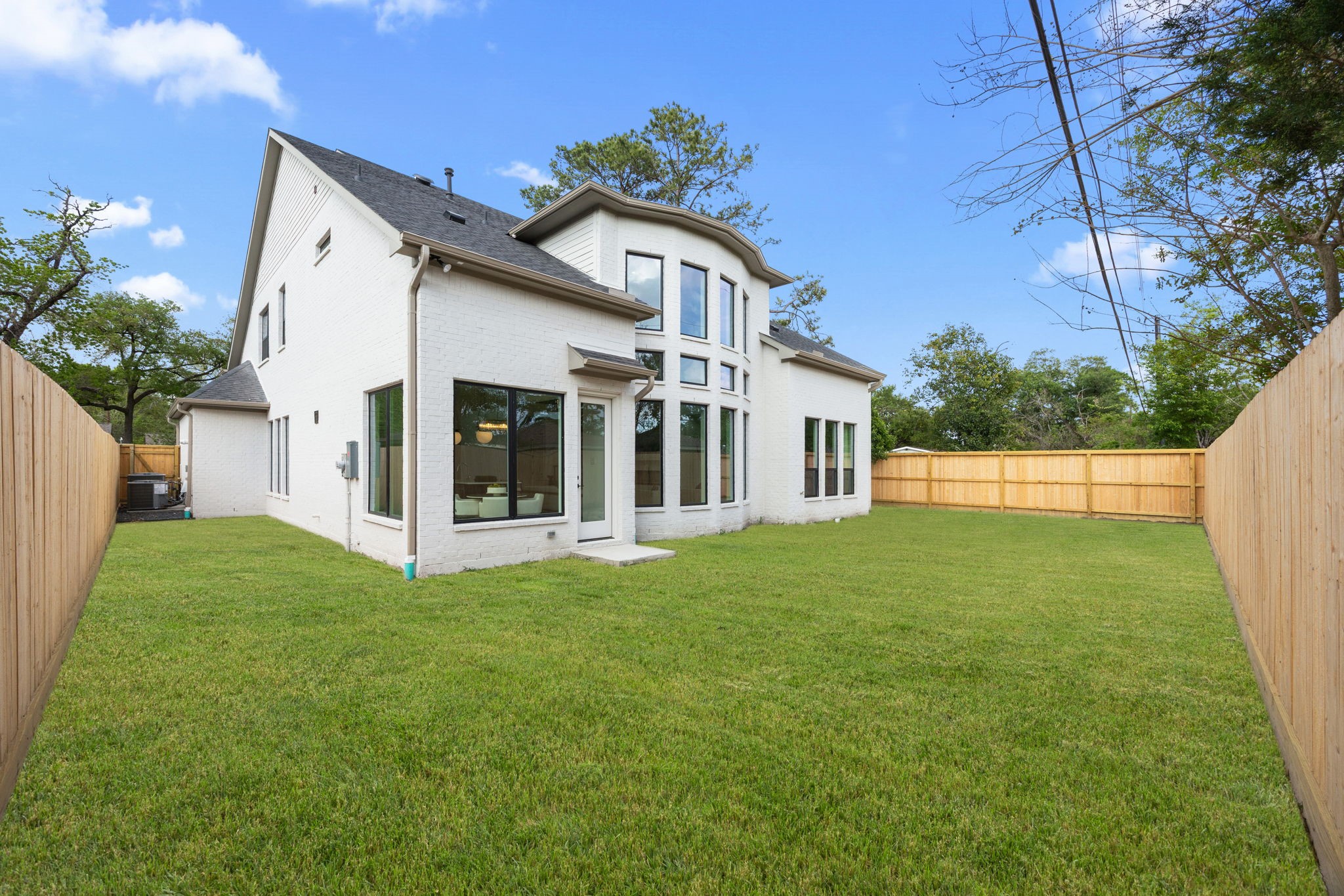 9603 Carousel Lane Houston, TX 77080 - Photo 20 of 32 This Home is Move-In Ready!This Home is Move-In Ready!