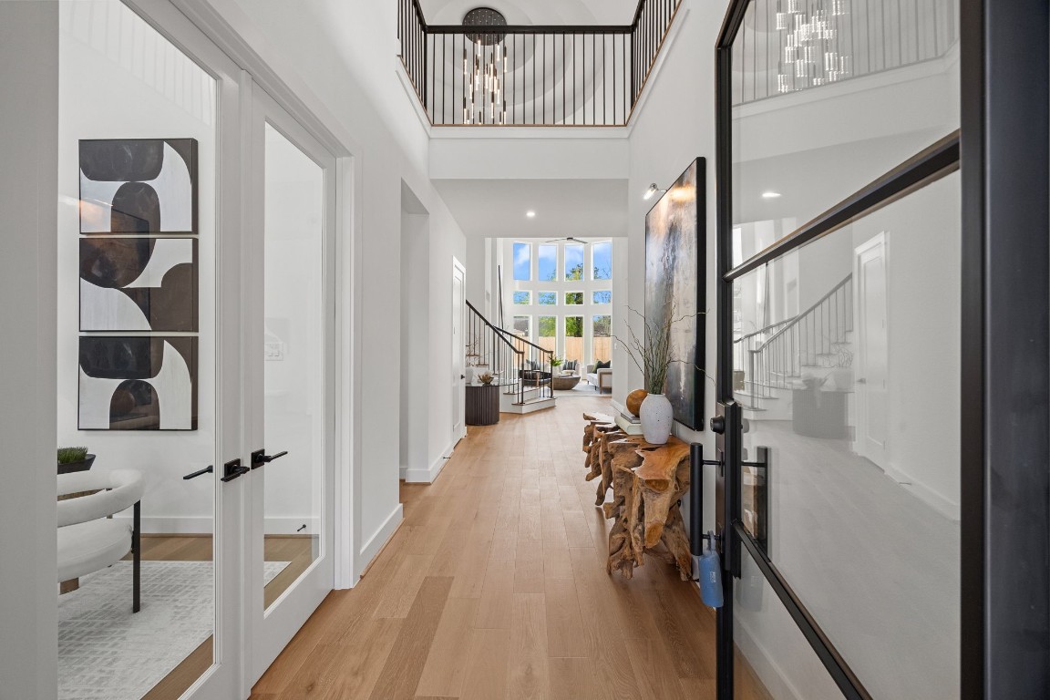 9603 Carousel Lane Houston, TX 77080 - Photo 3 of 32 This Home is Move-In Ready!