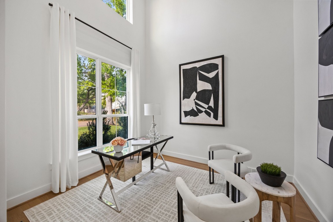 9603 Carousel Lane Houston, TX 77080 - Photo 4 of 32 This Home is Move-In Ready!