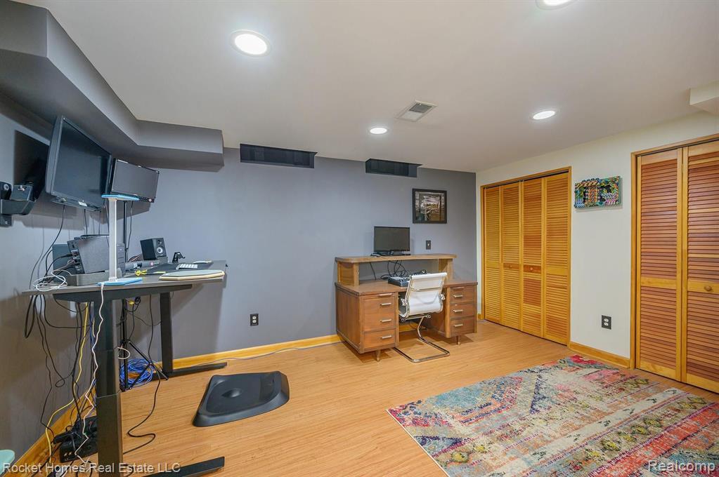 2 Cambridge Boulevard Pleasant Ridge, MI 48069 - Photo 42 of 50
