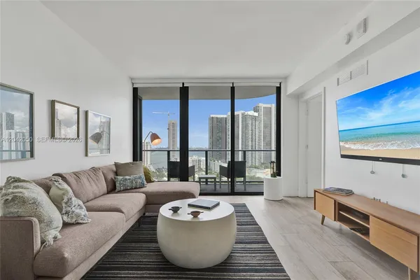 $4,750 | 121 Northeast 34th Street, Unit 2205, Miami, FL 33137