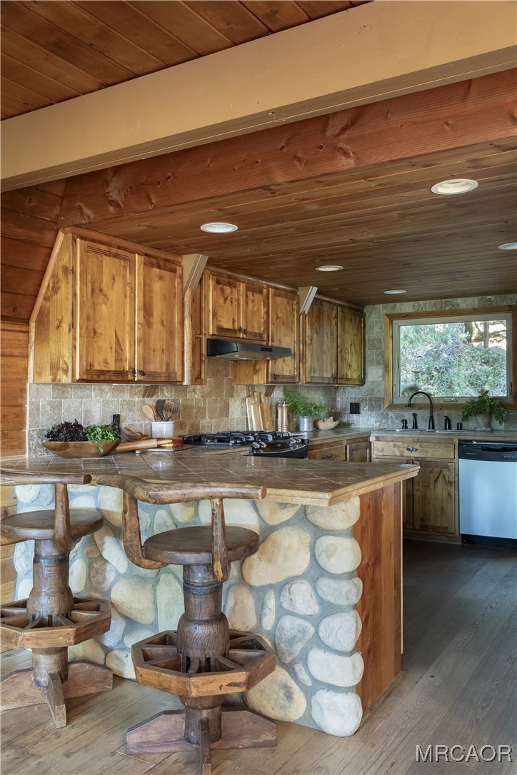 27710 West Shore Road Lake Arrowhead, CA 92352 - Photo 8 of 47