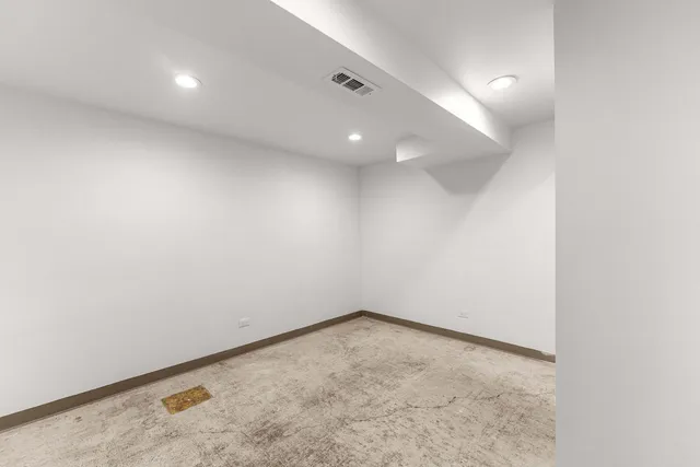 an empty room with a empty space