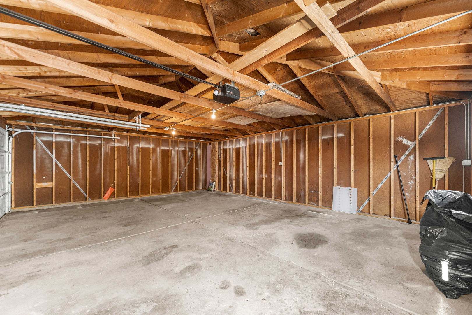 16446 Spaulding Avenue Markham, IL 60428 - Photo 26 of 27 a view of an empty room
