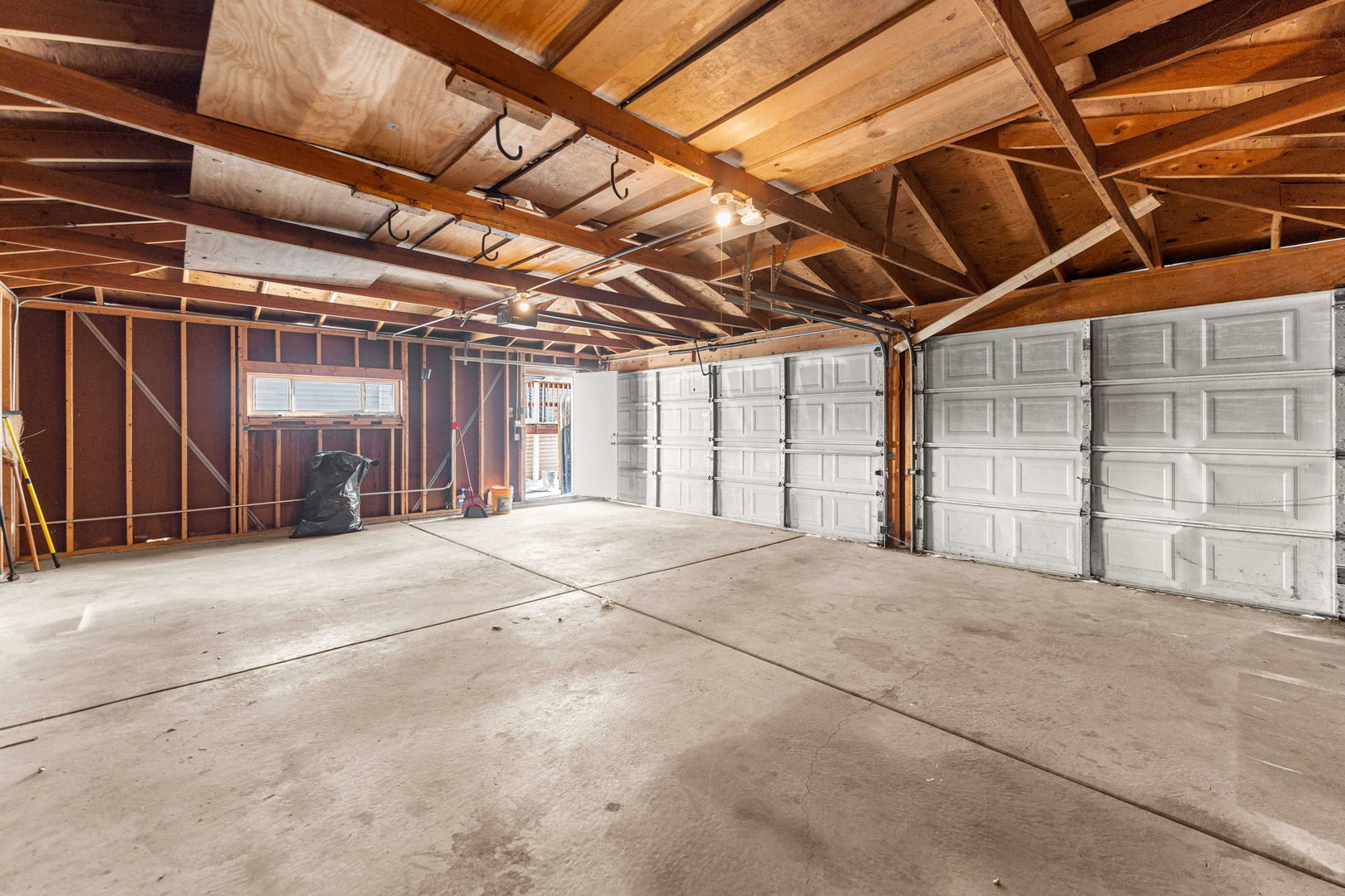 16446 Spaulding Avenue Markham, IL 60428 - Photo 27 of 27 a view of an empty room with windows