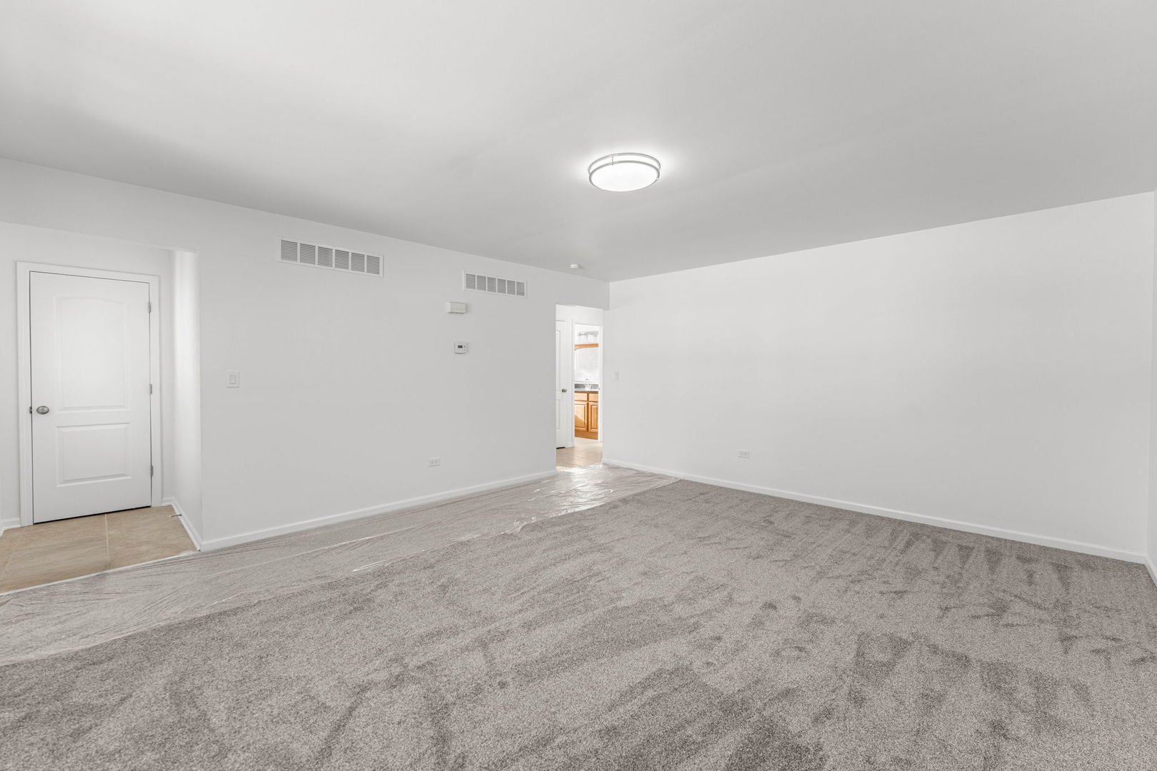 16446 Spaulding Avenue Markham, IL 60428 - Photo 9 of 27 a view of an empty room