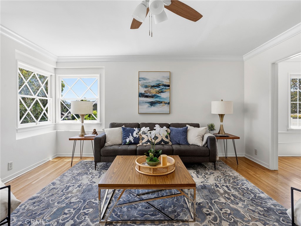 521 Bethany Road Burbank, CA 91504 - Photo 13 of 50 Living Room