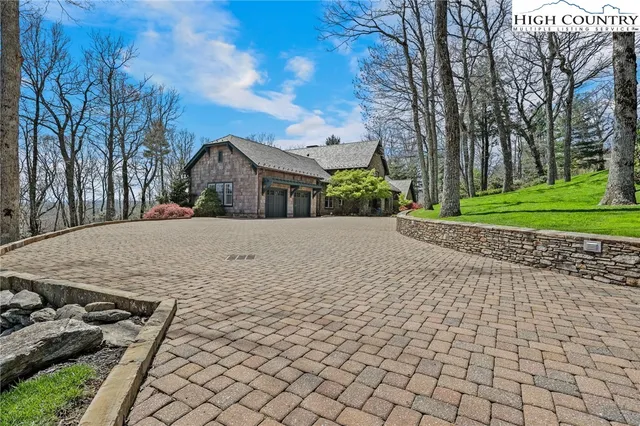 $4,500,000 | 205 West Indrio Road, Blowing Rock, NC 28605