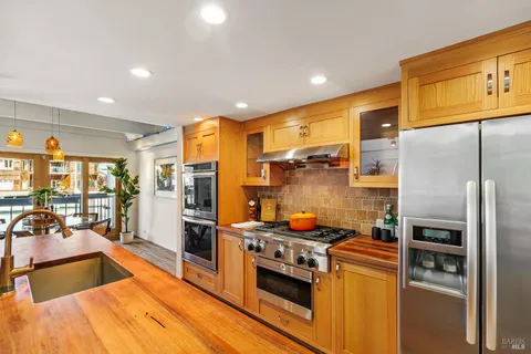 $999,999 | 1318 South Mallard Drive, Richmond, CA 94801