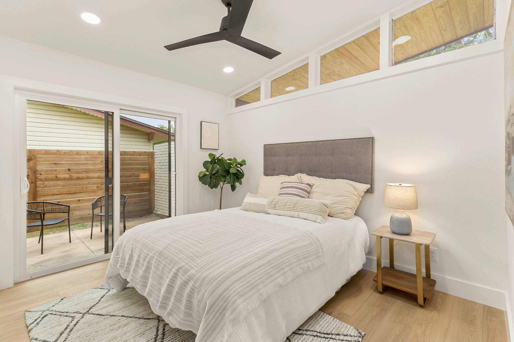 4409 Scottsdale Road Austin, TX 78721 - Photo 7 of 39 Downstairs Bedroom