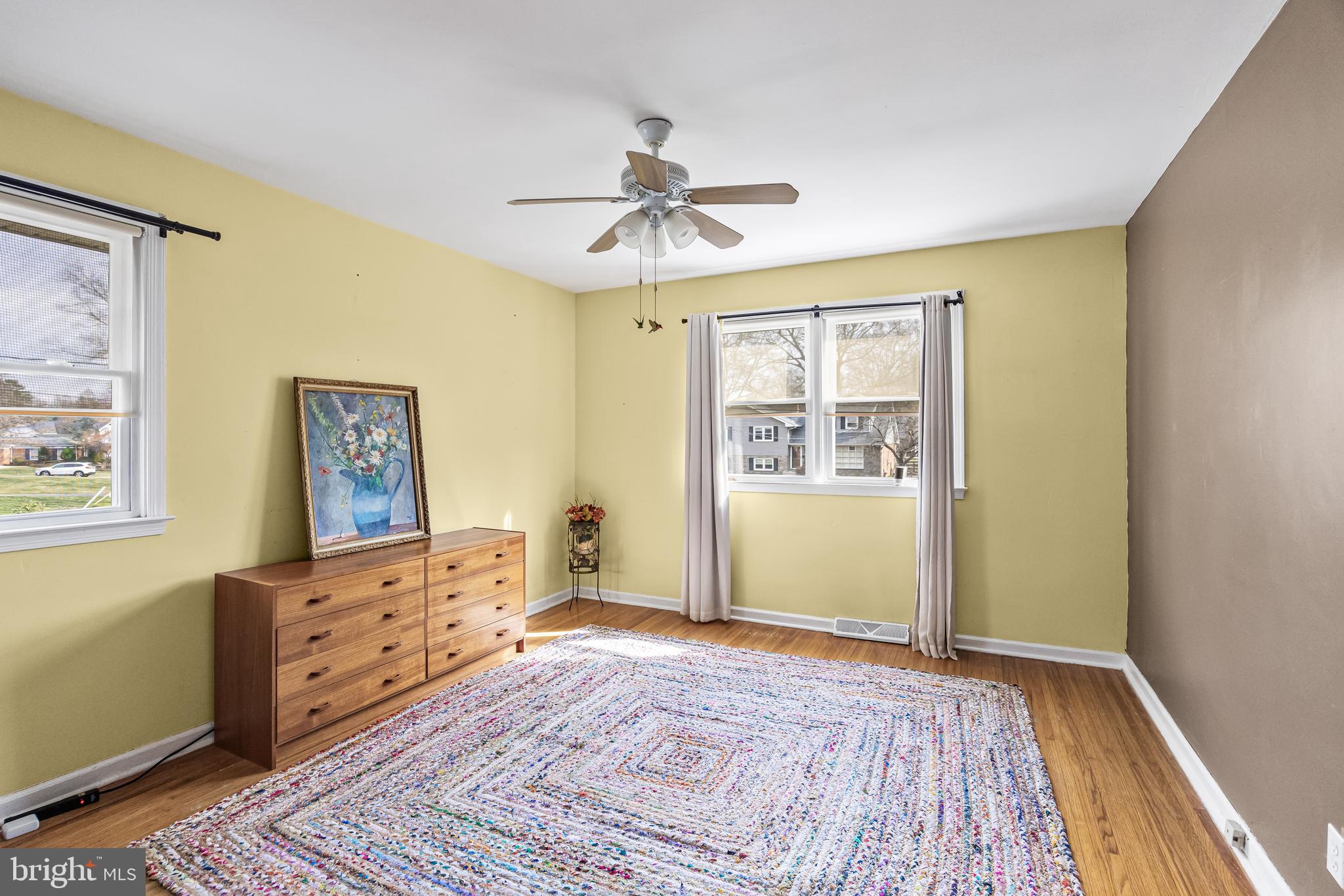 2802 Hunterdon Drive Cinnaminson, NJ 08077 - Photo 21 of 37 a bedroom with a bed and wooden floor