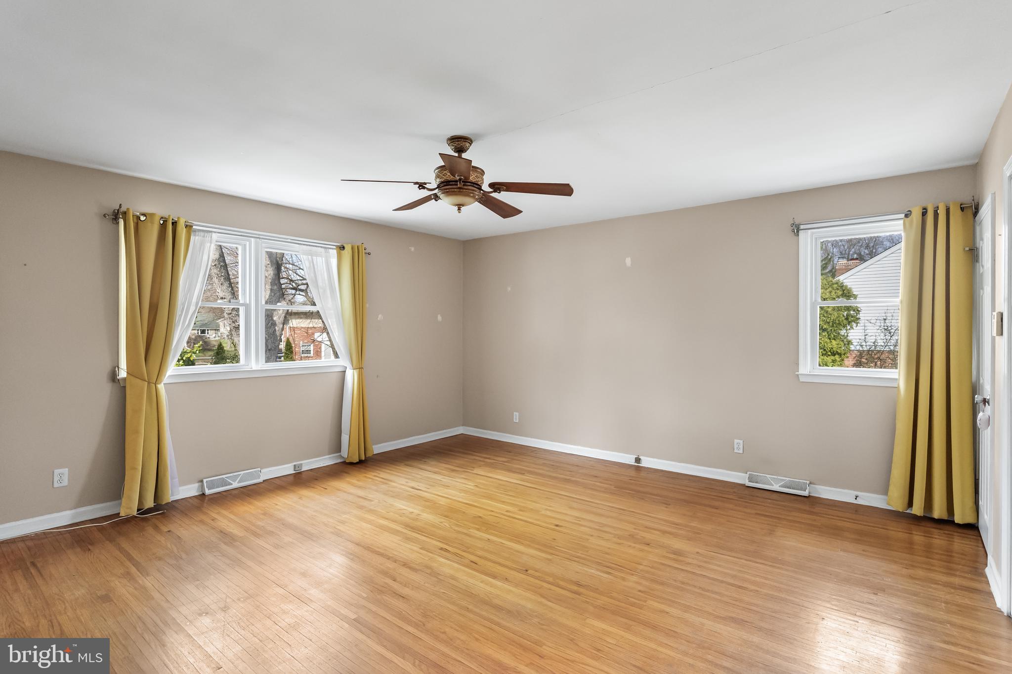 2802 Hunterdon Drive Cinnaminson, NJ 08077 - Photo 32 of 37 a view of an empty room with a window