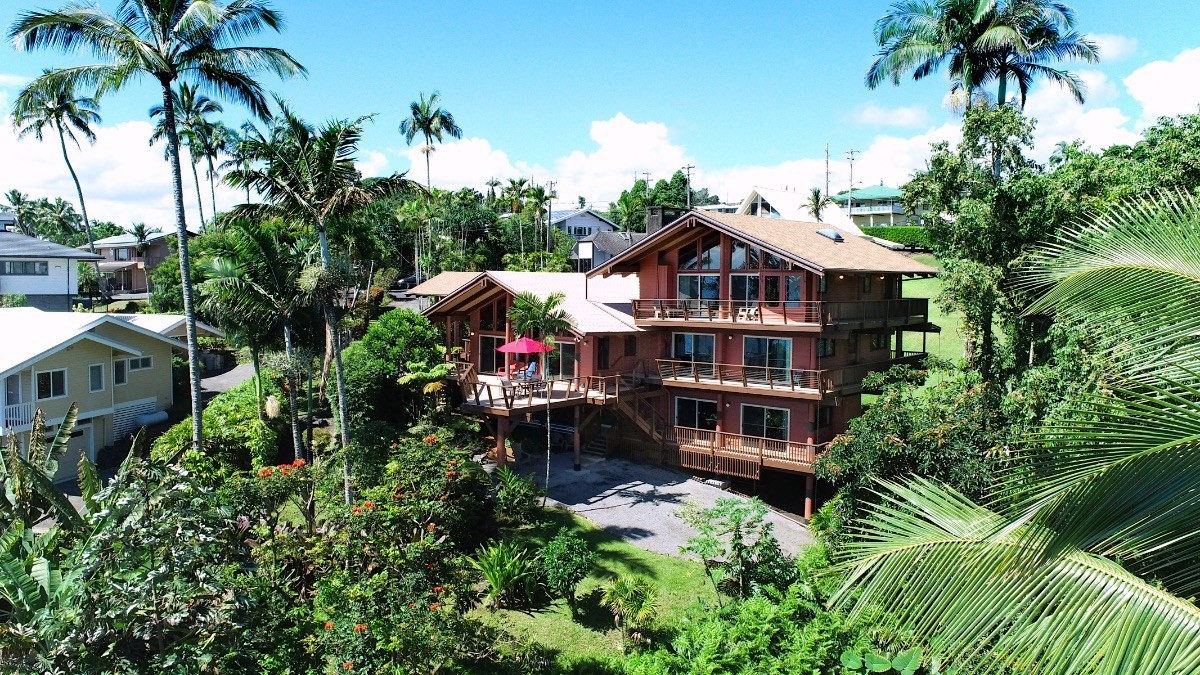 33 Poko Place Hilo, HI 96720 - Photo 28 of 28 a front view of a house with a garden
