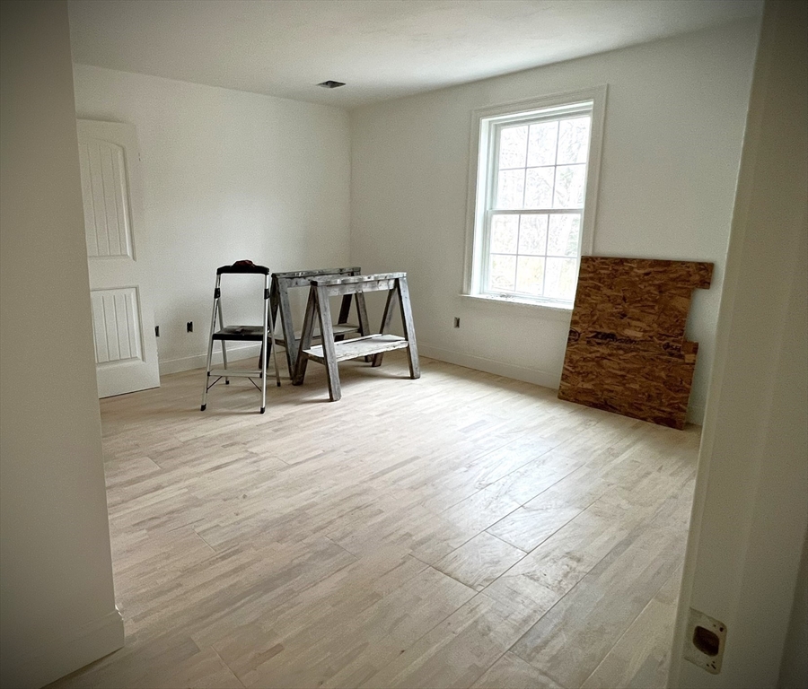 20 Cooper Road Webster, MA 01570 - Photo 31 of 41