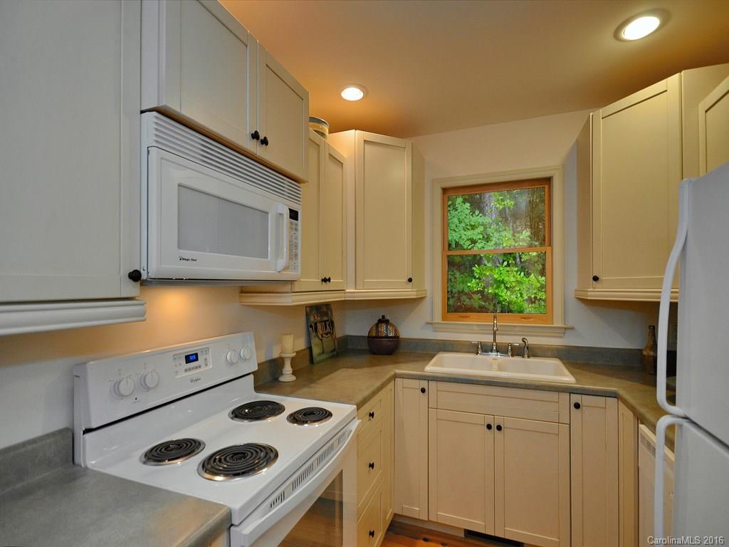 144 Sienna Road Saluda, NC 28773 - Photo 7 of 17 Gallery Image 7