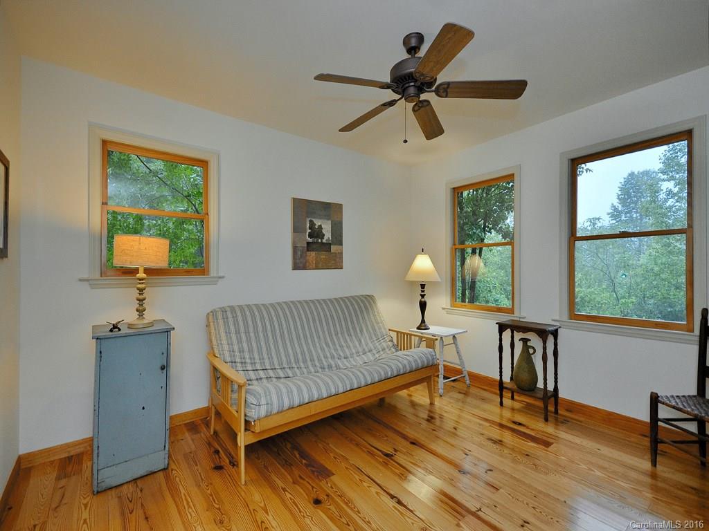 144 Sienna Road Saluda, NC 28773 - Photo 8 of 17 Gallery Image 8