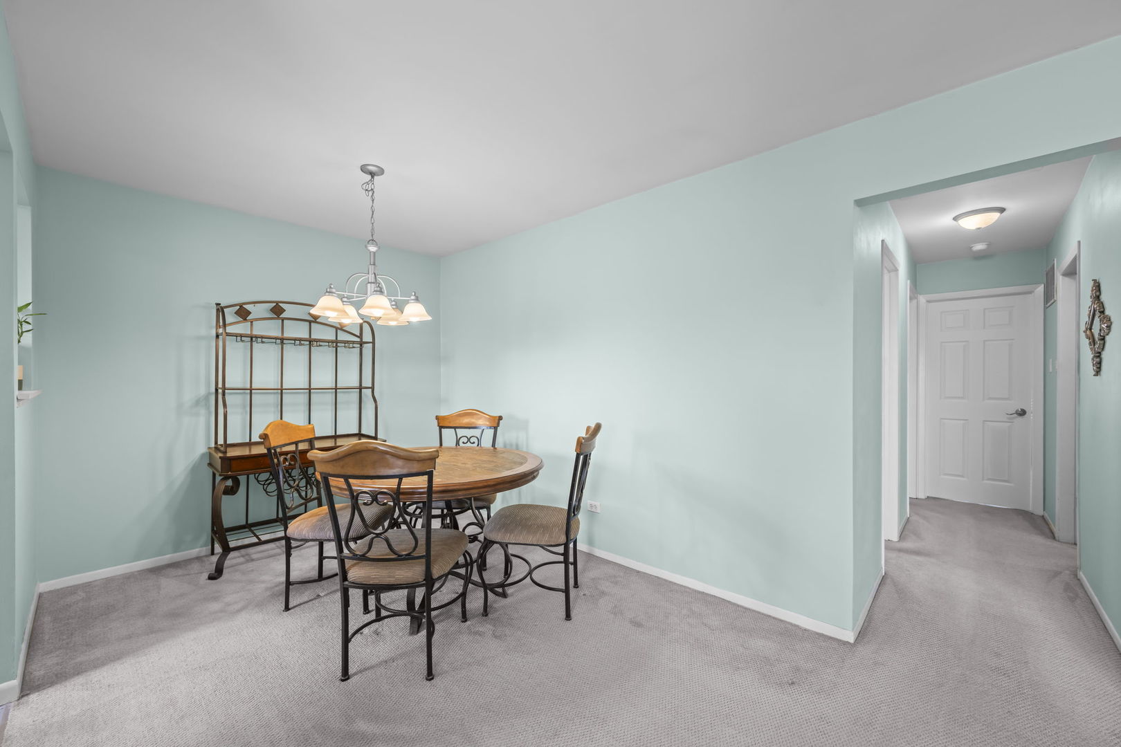 831 Coach Road, Unit 4 Palatine, IL 60074 - Photo 17 of 18 Gallery Image 17