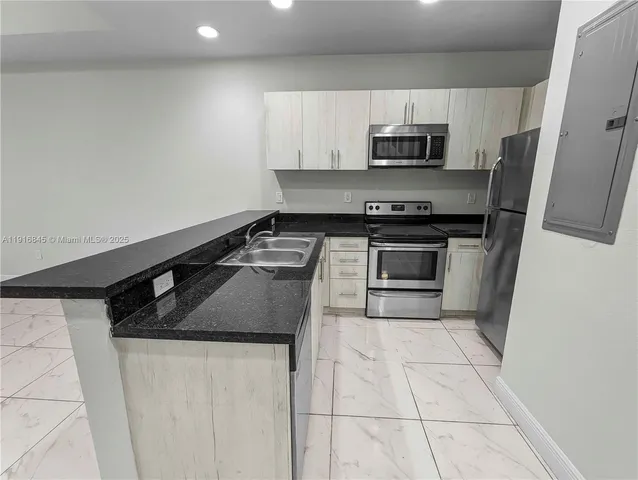 $2,599 | 850 Southwest 14th Avenue, Unit 4, Miami, FL 33135