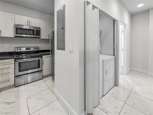 $2,599 | 850 Southwest 14th Avenue, Unit 4, Miami, FL 33135