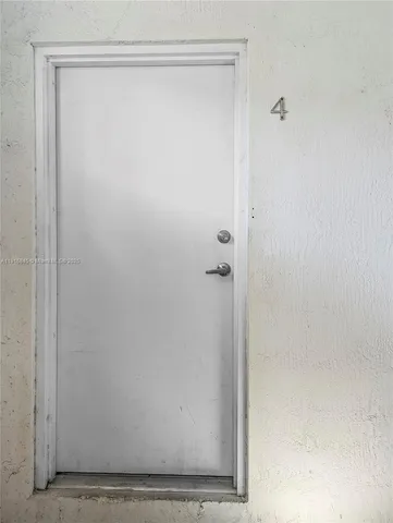 $2,599 | 850 Southwest 14th Avenue, Unit 4, Miami, FL 33135