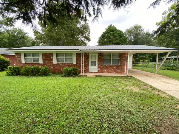 $1,400 | 205 Powell Drive, Crestview, FL 32536
