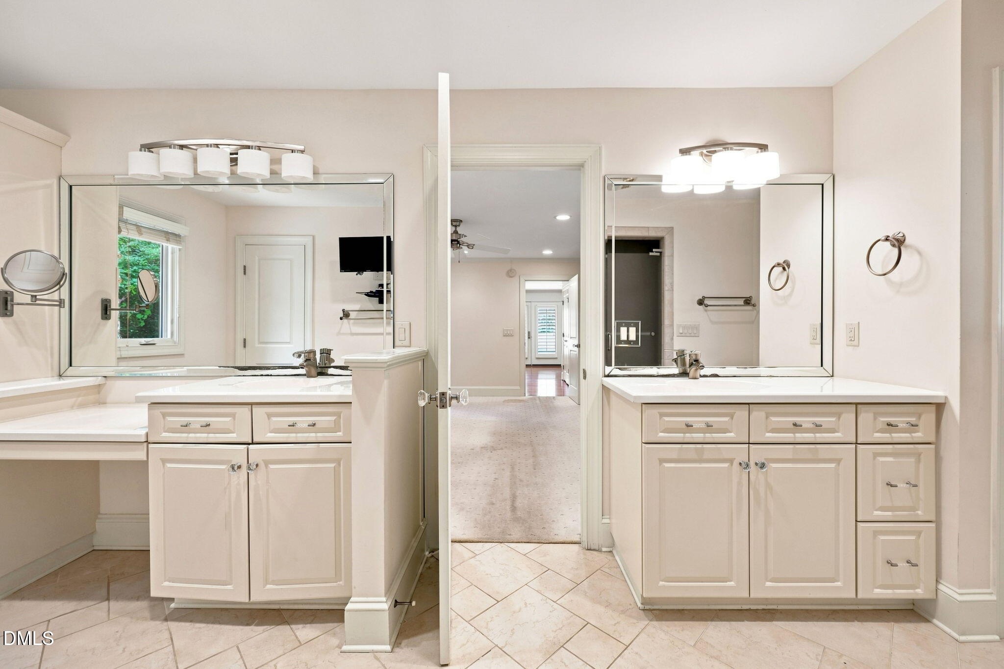 6804 Woodhaven Court Raleigh, NC 27615 - Photo 18 of 41 Primary Ensuite