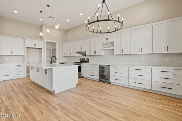 $825,000 | 635 South Grant Woods Parkway, Dewey, AZ 86327