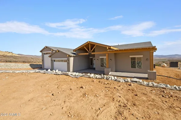 $825,000 | 635 South Grant Woods Parkway, Dewey, AZ 86327
