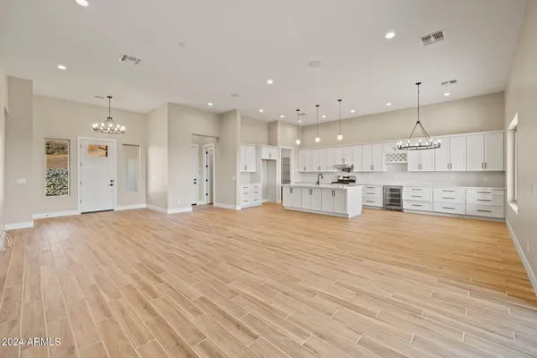 $825,000 | 635 South Grant Woods Parkway, Dewey, AZ 86327