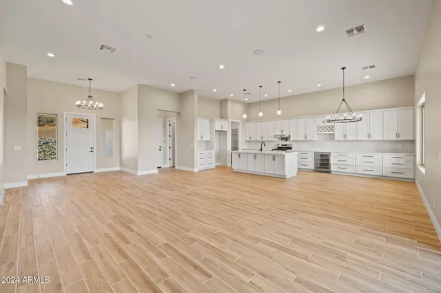 $825,000 | 635 South Grant Woods Parkway, Dewey, AZ 86327