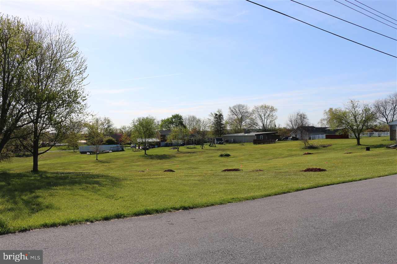 929 Thistle Road Elizabethtown, PA 17022 - Photo 2 of 4 Gallery Image 2