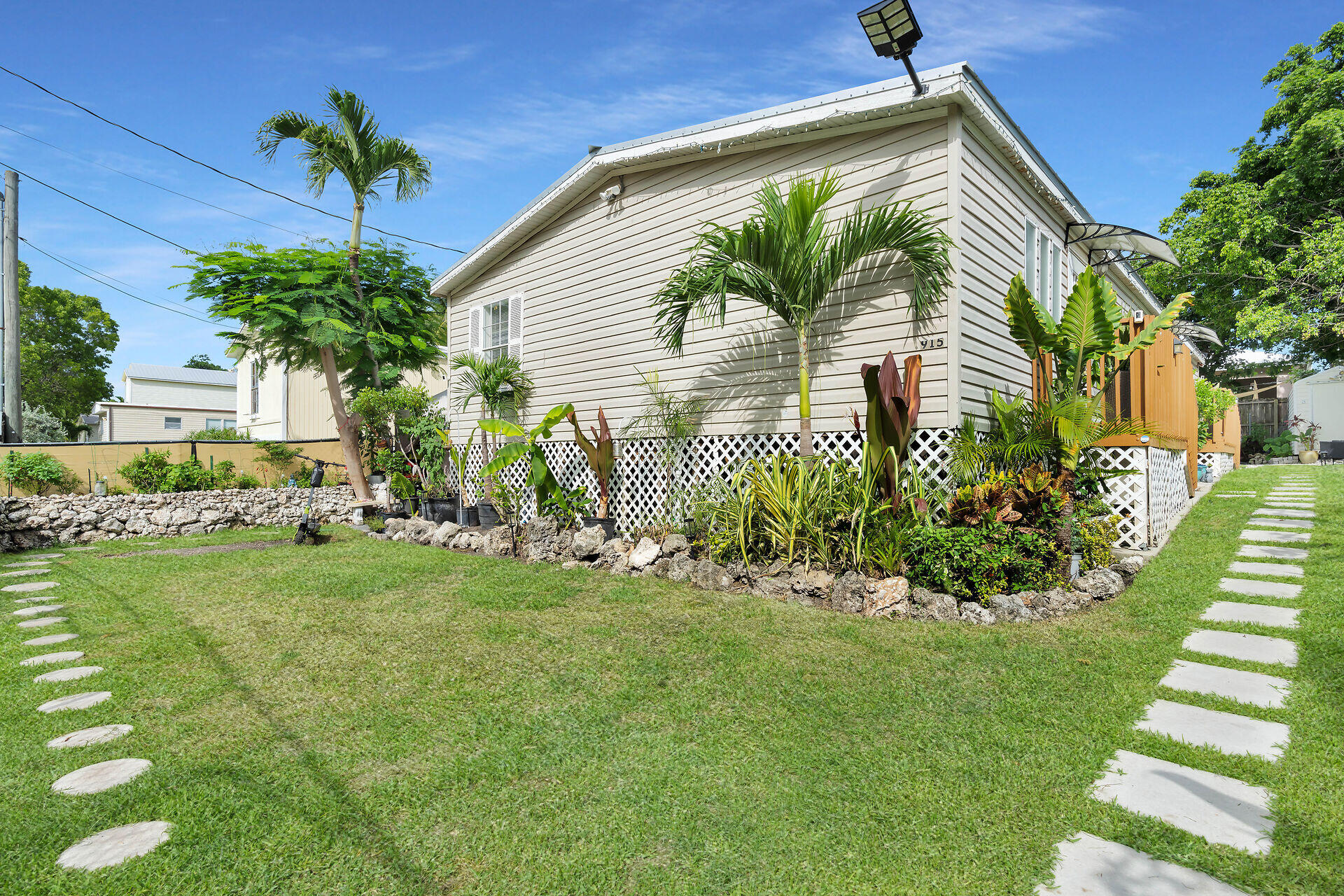 915 Plantation Road Key Largo, FL 33037 - Photo 4 of 44 virtual-tour-364899-mls-high-res-image-2