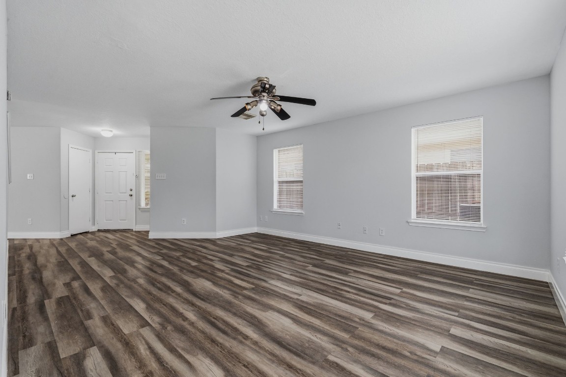 1427 Hade Falls Lane Houston, TX 77073 - Photo 8 of 31 Family Room