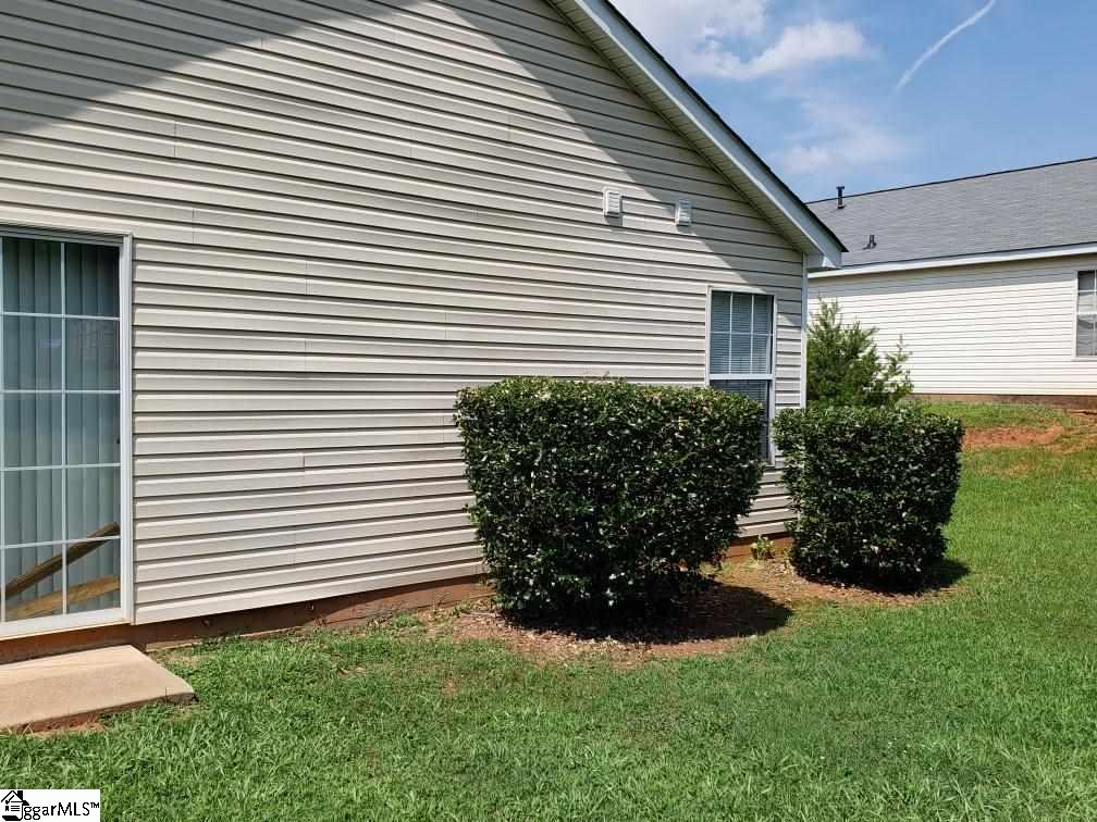 102 Hampton Ridge Drive Greer, SC 29651 - Photo 2 of 10 Gallery Image 2